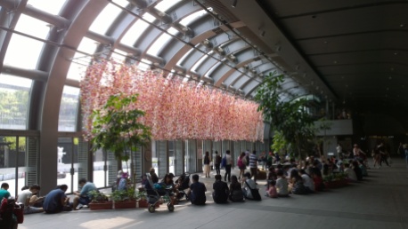 Lobby of Da-An Forest Park Subway Station.